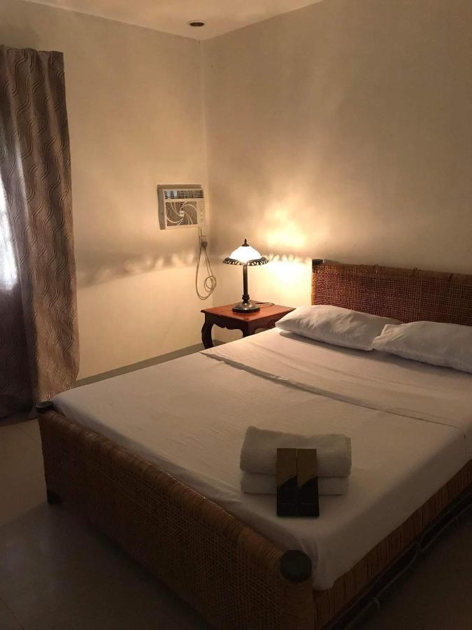 Hiraya Bed And Breakfast Roxas City Szoba fotó